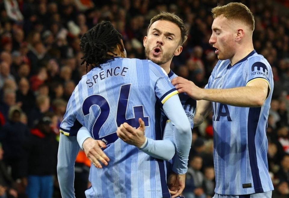 曼城前锋梅开二度!帮助球队逆转胜利的简单介绍 曼城前锋梅开二度!帮助球队逆转胜利的简单介绍