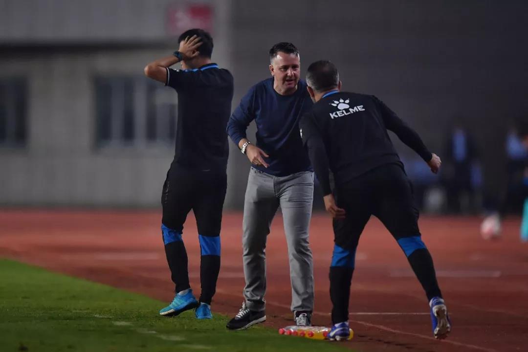 杏彩体育地址-恩菲尔德外援训练状态火热，世俱杯淘汰赛关键战的简单介绍