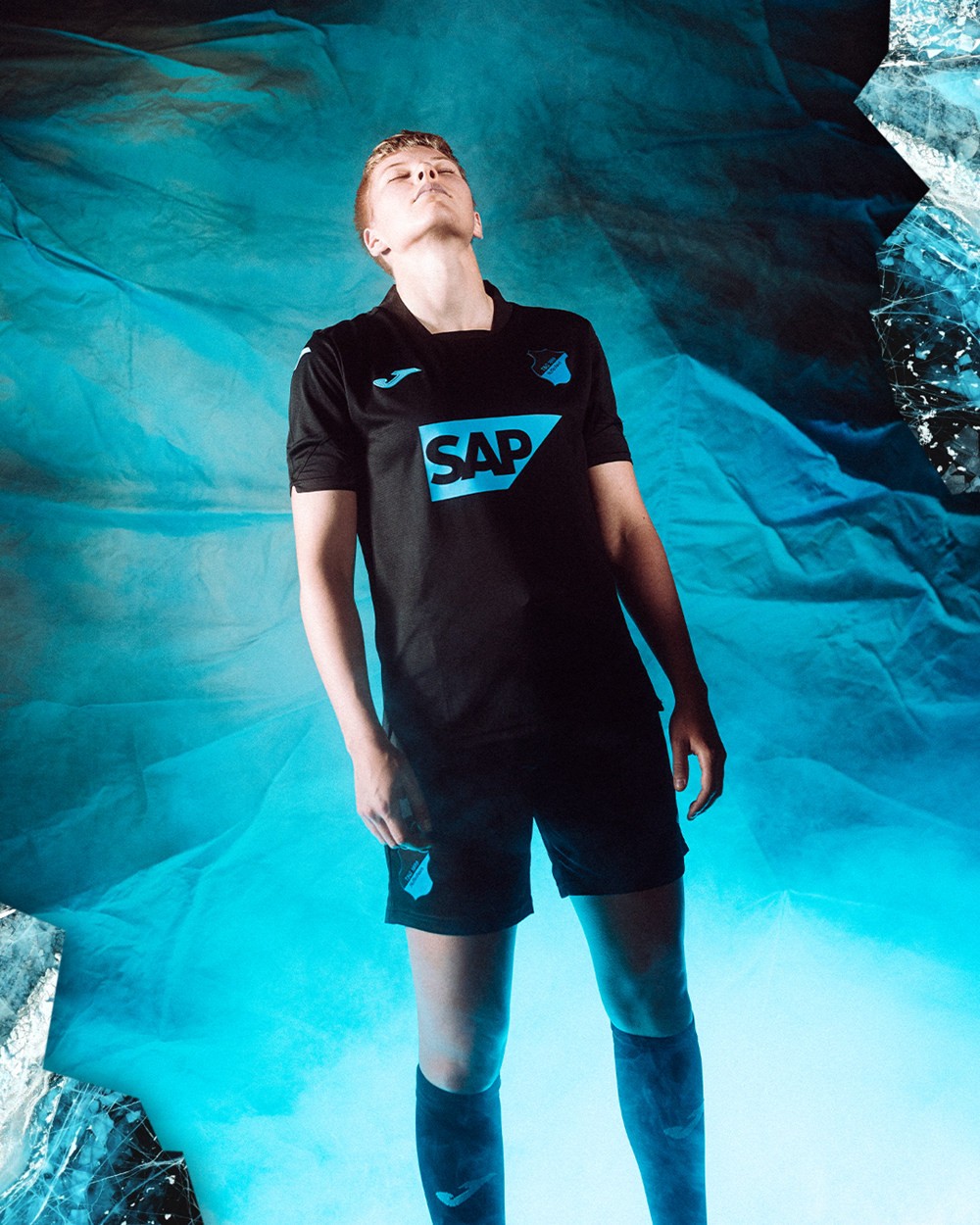 霍芬海姆队新一季球衣发布,备受球迷喜爱的简单介绍 霍芬海姆队新一季球衣发布,备受球迷喜爱的简单介绍