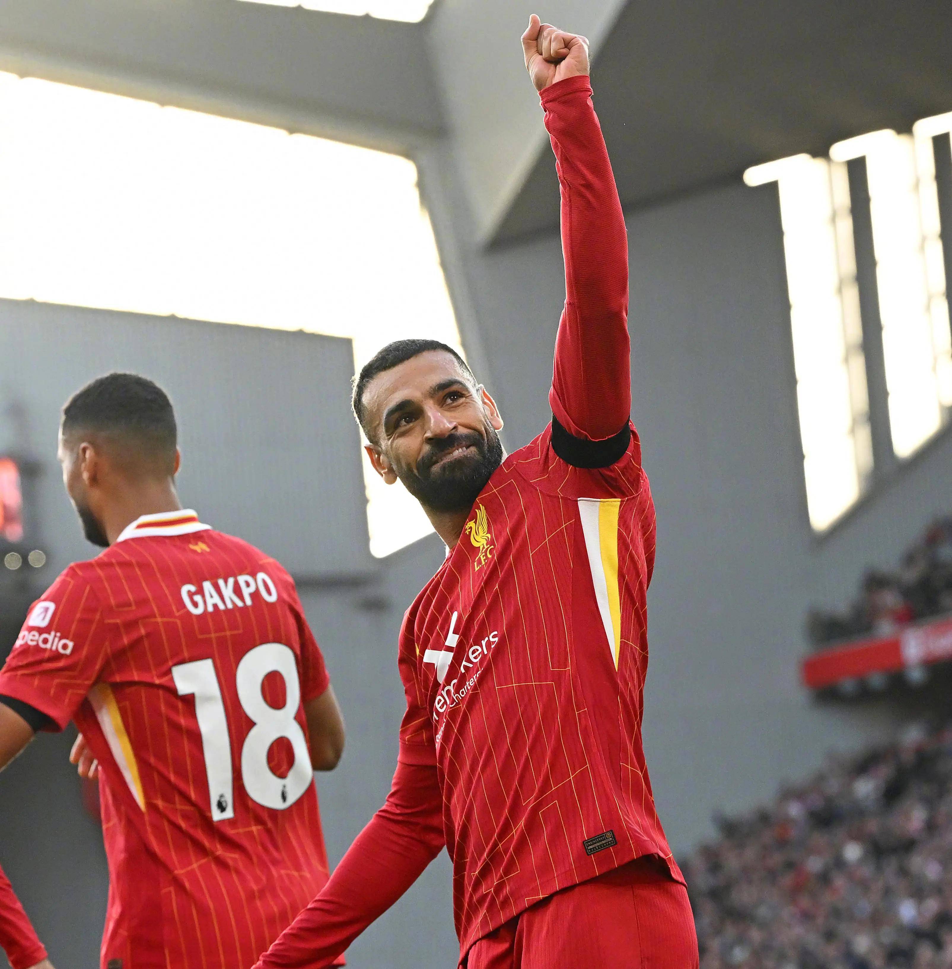 包含巴黎球员伤愈复出，助球队赢得比赛的词条