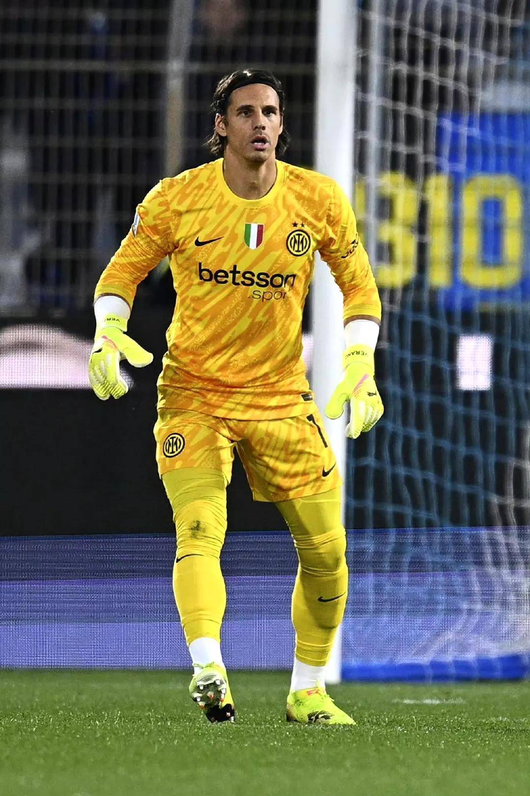 杏彩体育官方入口-那不勒斯主场获胜，争夺欧冠资格