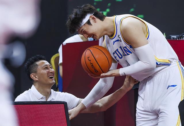 杏彩体育中国官网-关于福建男篮有机会晋级，球队人人努力的信息