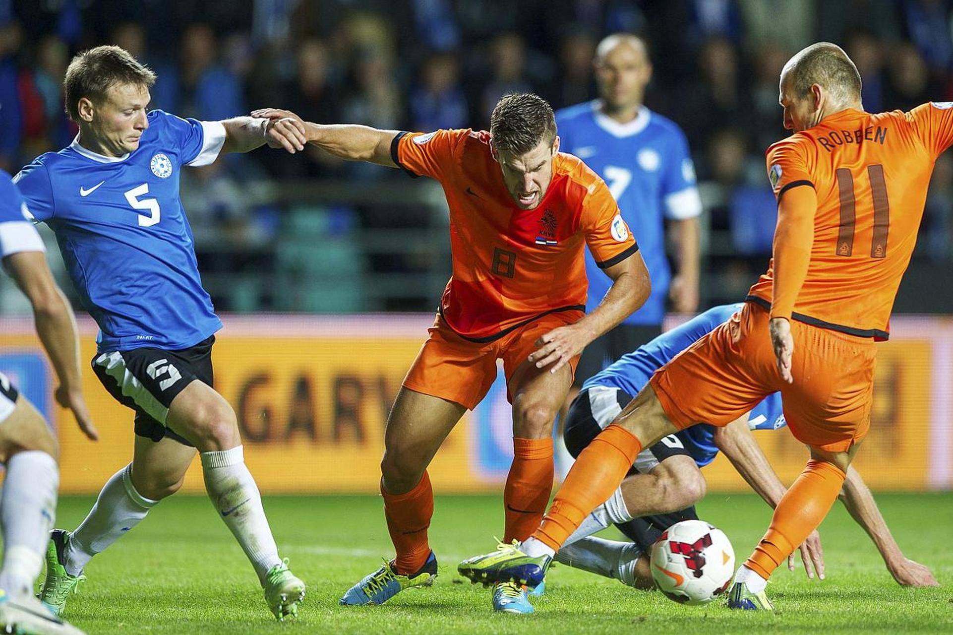 杏彩体育在线-包含奥格斯堡遭遇连败，德甲保级险象环生的词条