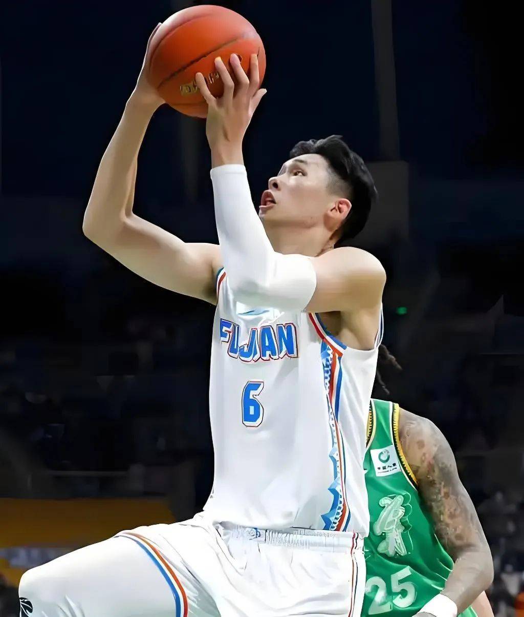 突尼斯男篮锋线球员状态回升,备战世界杯 突尼斯男篮锋线球员状态回升,备战世界杯