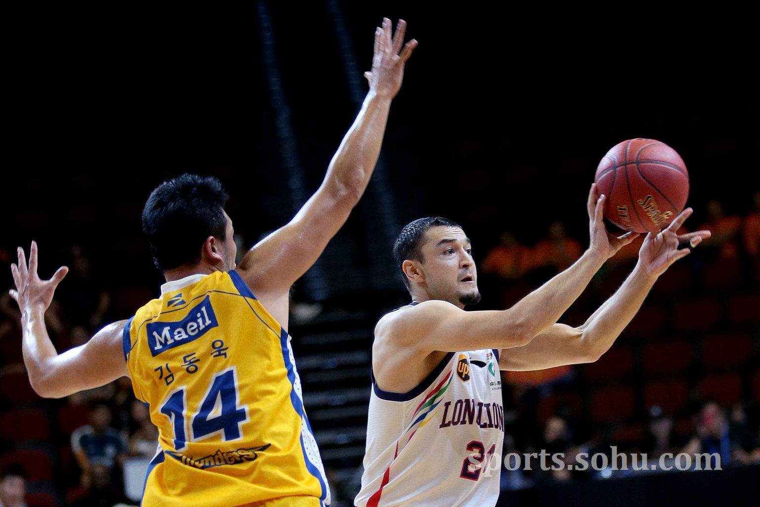 关于首尔FC中场传球娴熟，展现技术！的信息