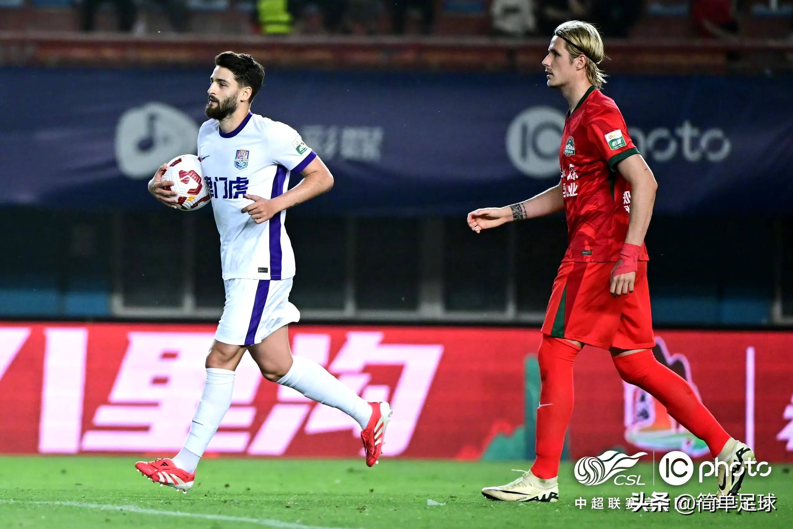 天津队在场上表现抢眼,战胜对手 天津队在场上表现抢眼,战胜对手