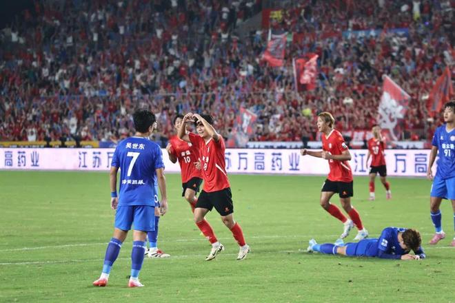 江苏队开启惊人表现,连胜在望,球迷振奋的简单介绍 江苏队开启惊人表现,连胜在望,球迷振奋的简单介绍