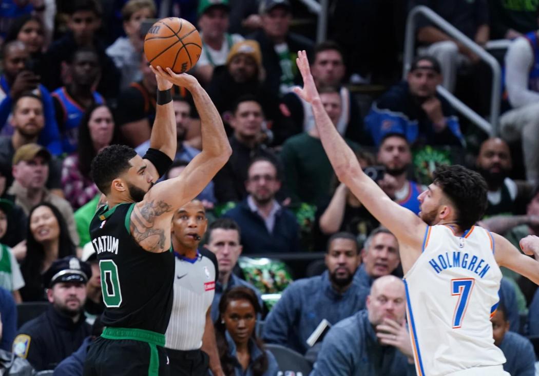 包含凯尔特人客场逆转取胜，展现团队实力的词条