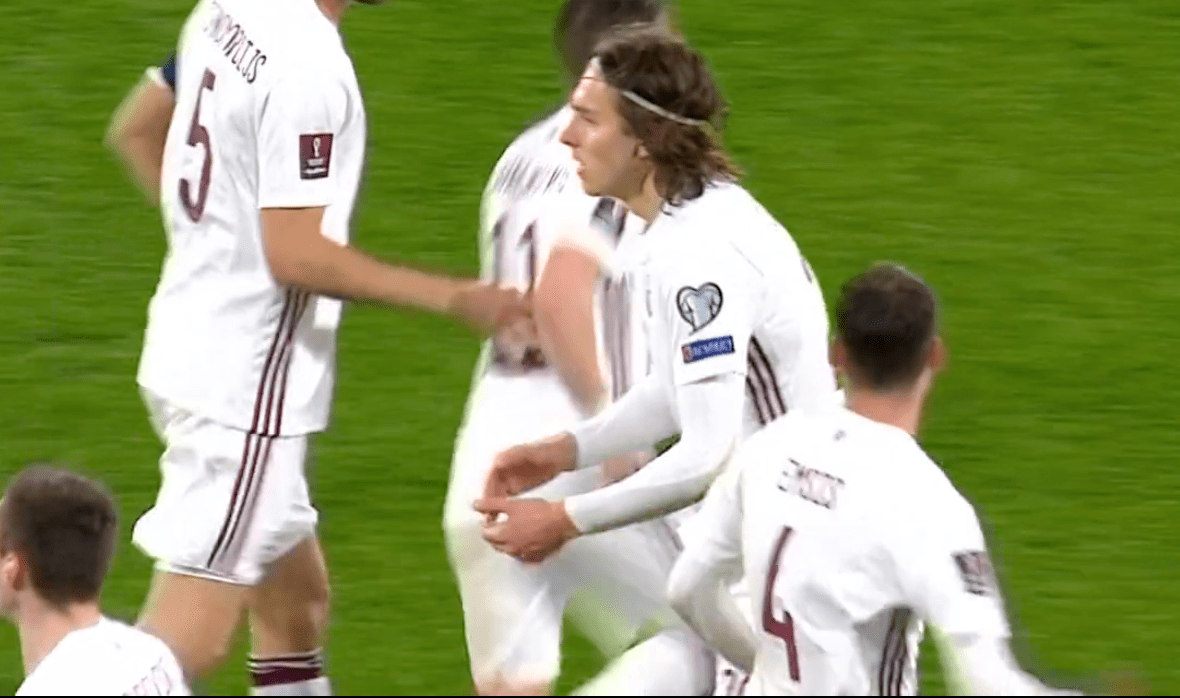 杏彩体育官网入口-土耳其逼平瑞典，小组晋级仍存希望的简单介绍