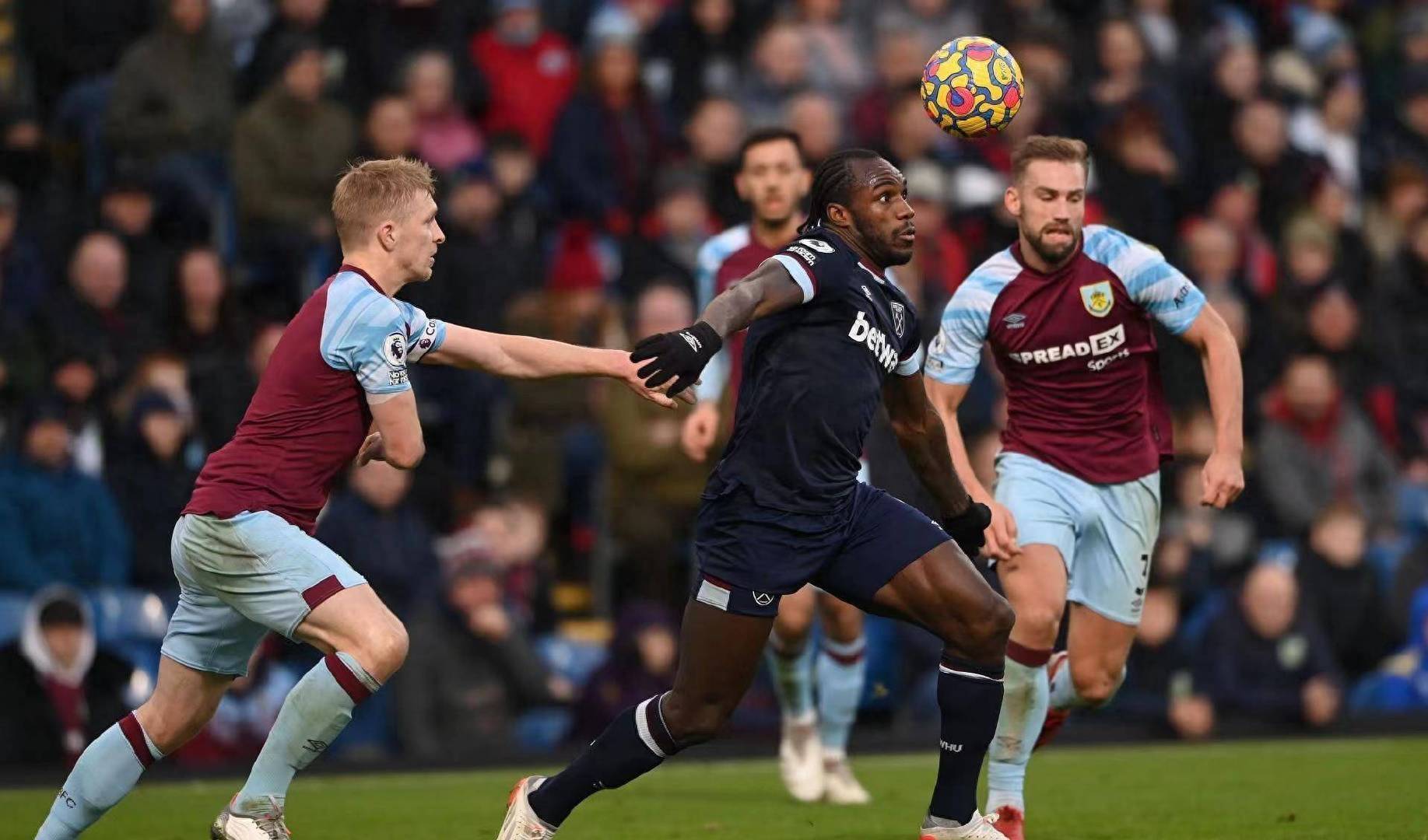 杏彩体育网站-马赛主场完胜，力压对手保持不败