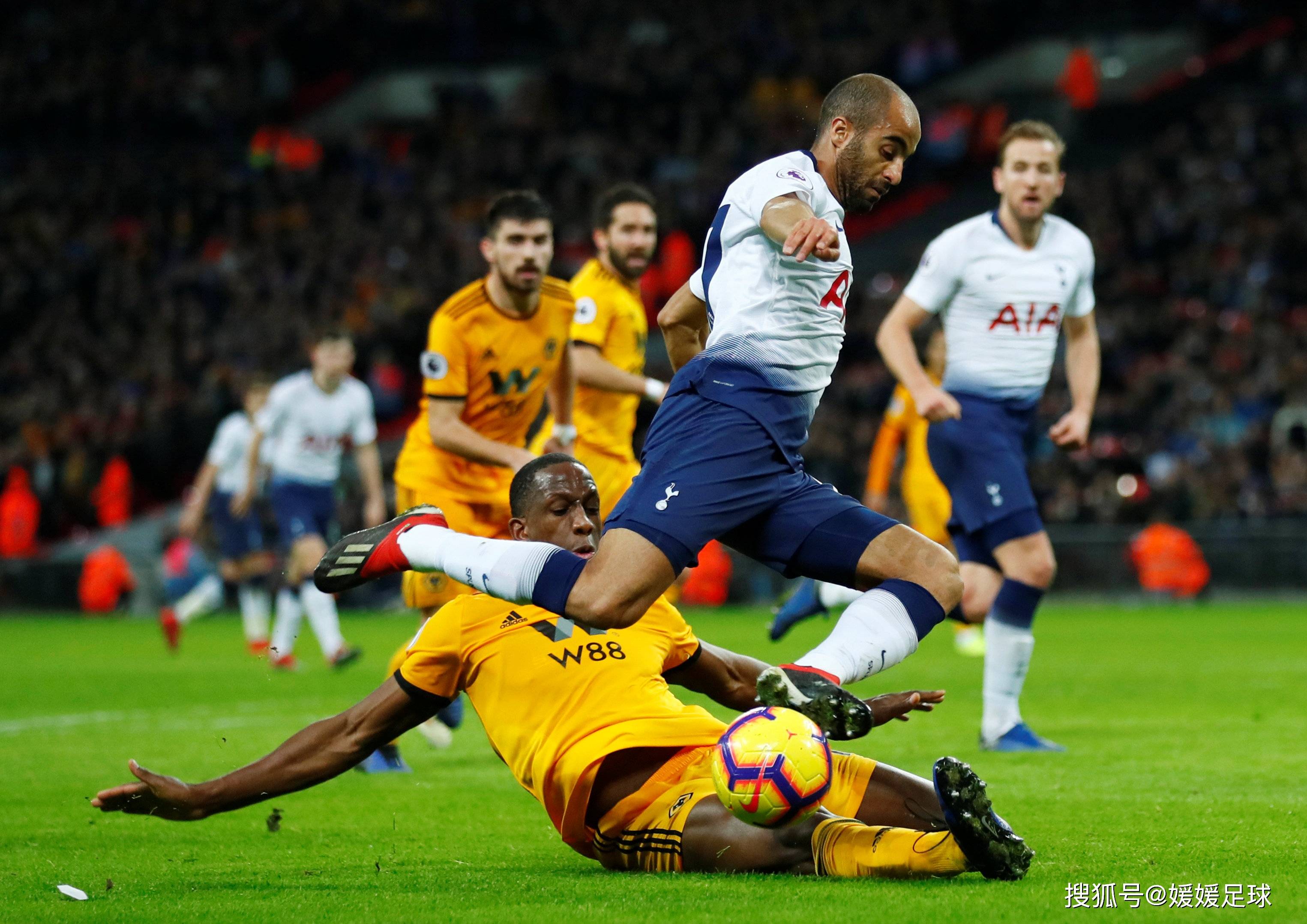 杏彩体育下载-热血沸腾！足球比赛精彩纷呈的简单介绍