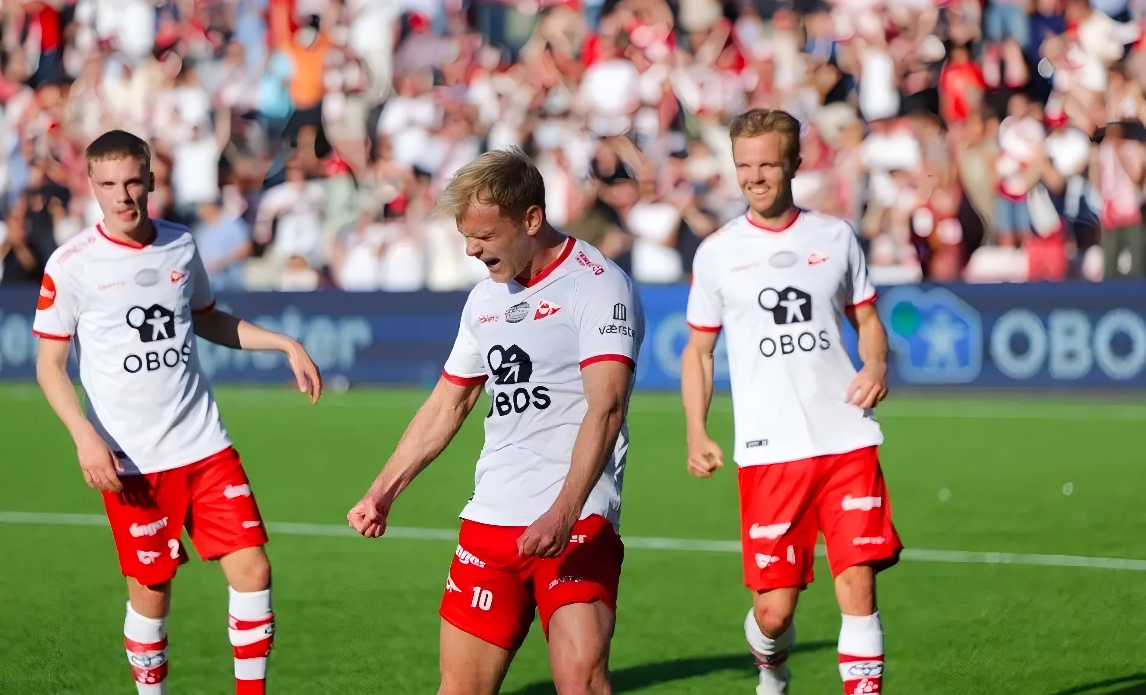 杏彩体育亚洲官网-比赛中发生激烈对决，两队实力悬殊