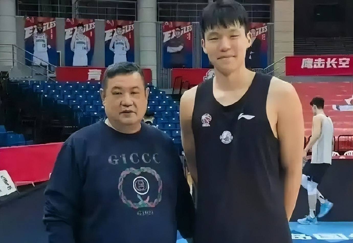 杏彩体育地址-关于篮球名宿公开承认复出可能性的信息