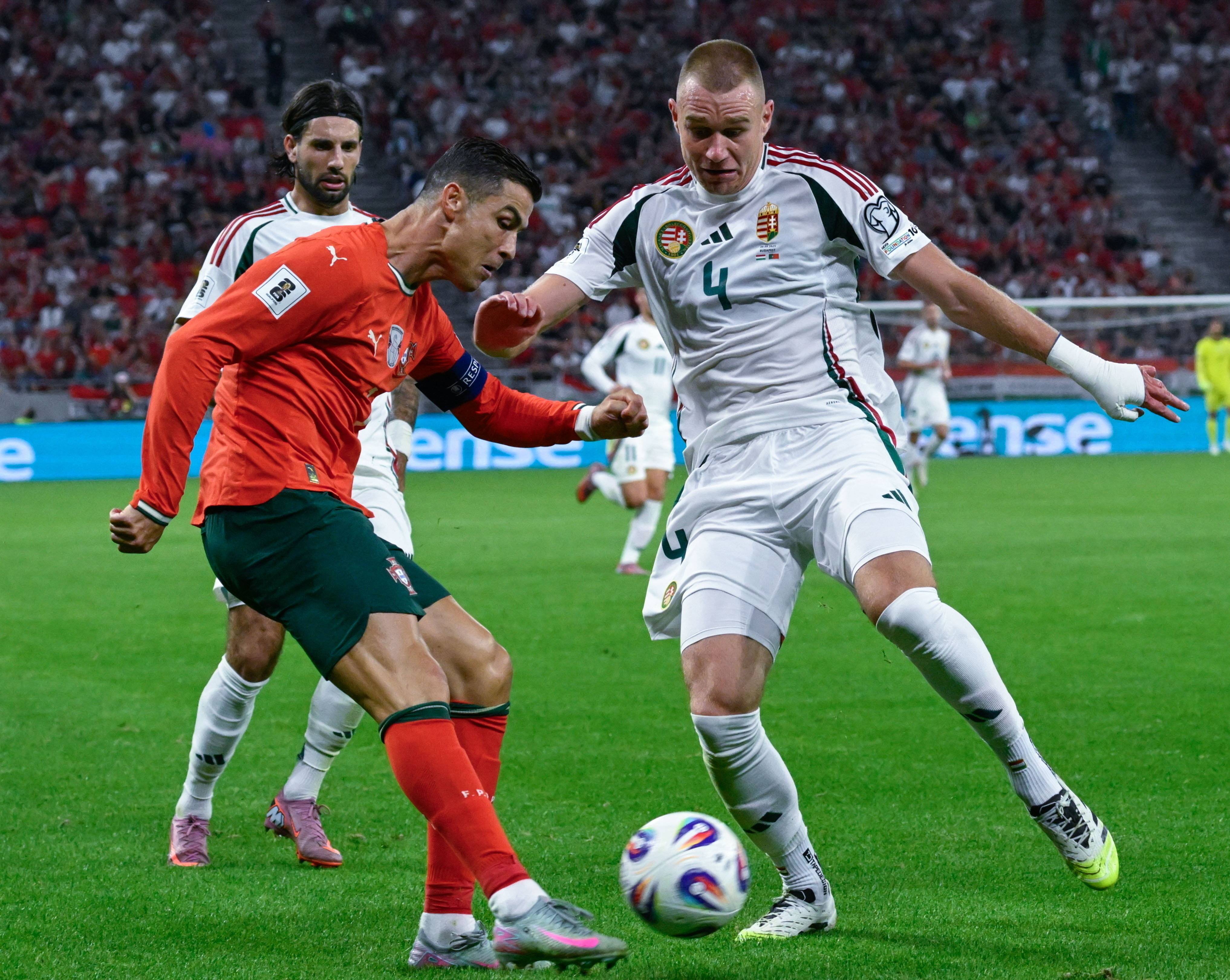 包含匈牙利队备战欧预赛比赛，全力争取晋级的词条